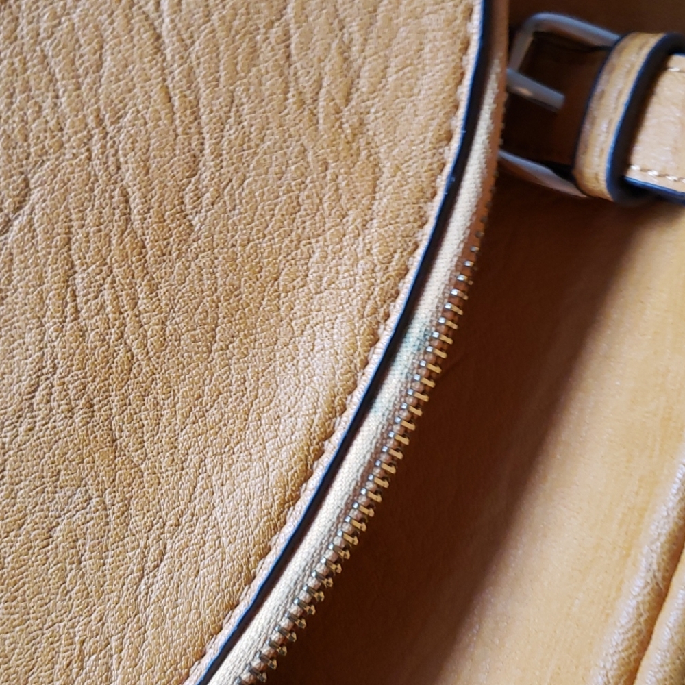 Purse - Picture 2 of 4